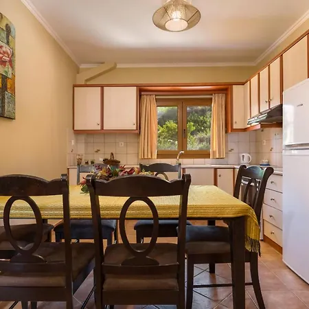 Διαμέρισμα Venetico Beachfront & - 2 Bedroom Sea View Αργάσι