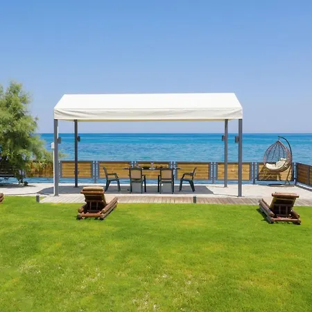Διαμέρισμα Venetico Beachfront & - 2 Bedroom Sea View Αργάσι