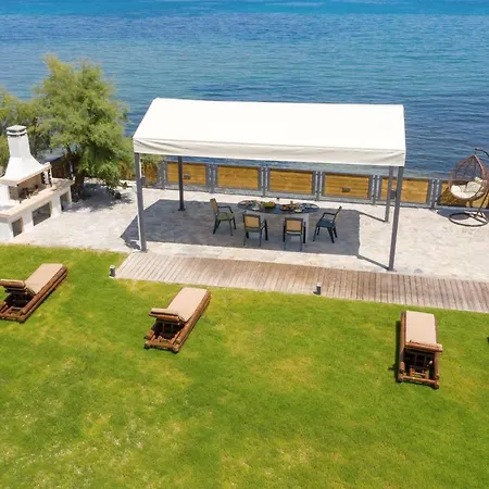 Διαμέρισμα Venetico Beachfront & - 2 Bedroom Sea View *
