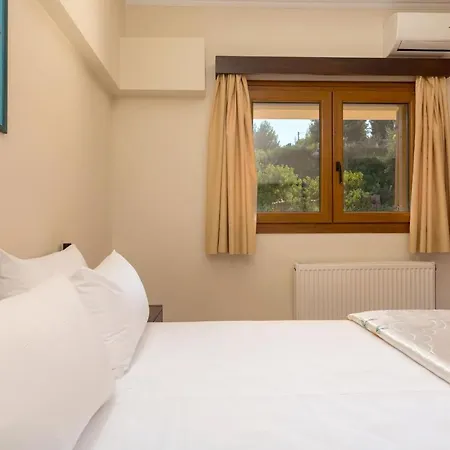 Venetico Beachfront & - 2 Bedroom Sea View Διαμέρισμα