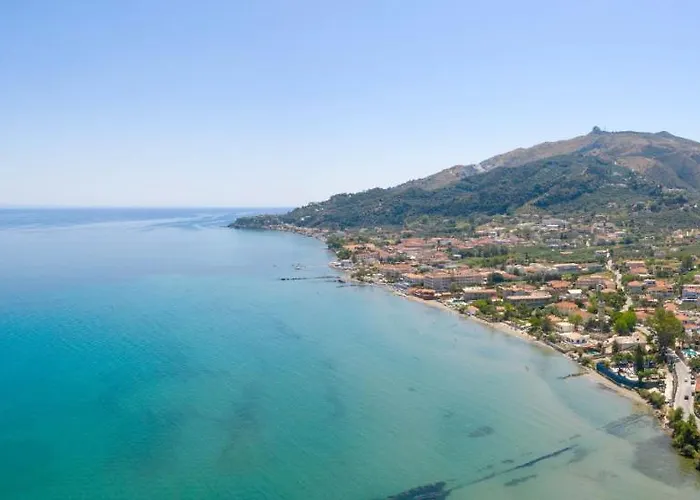 Apartamento Venetico Beachfront & - 2 Bedroom Sea View *