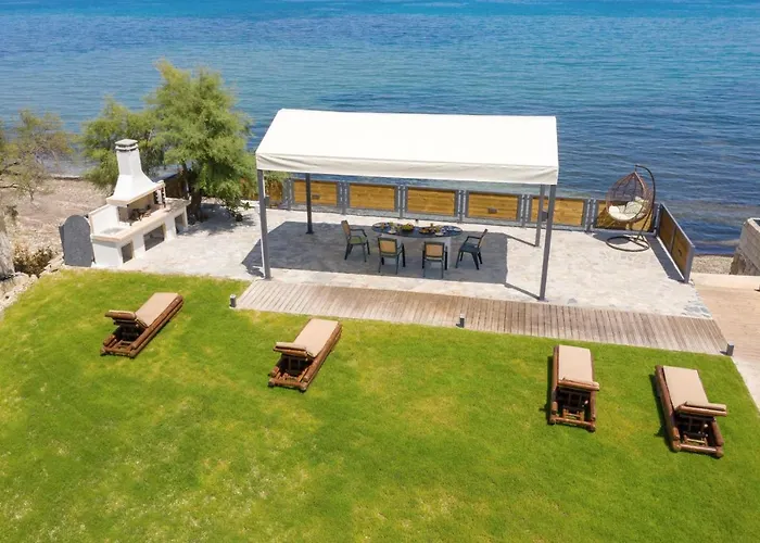 Apartamento Venetico Beachfront & - 2 Bedroom Sea View *