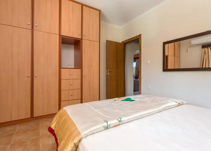 Venetico Beachfront & - 2 Bedroom Sea View Apartamento Argassi