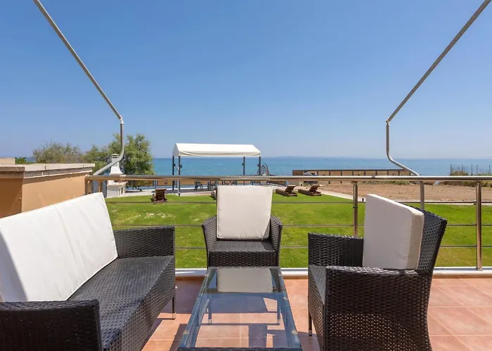 Venetico Beachfront & - 2 Bedroom Sea View