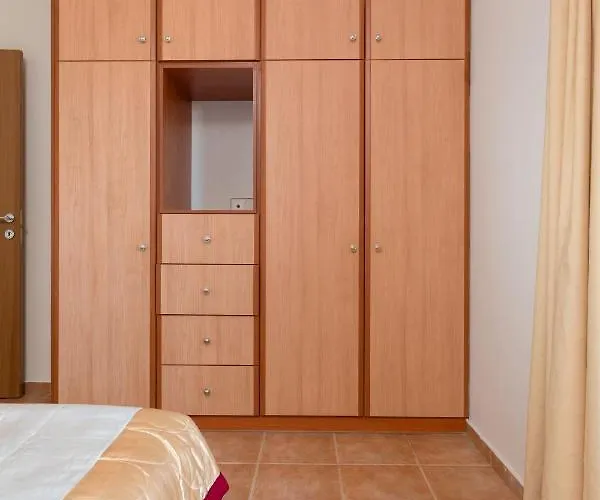 Apartamento Venetico Beachfront & - 2 Bedroom Sea View