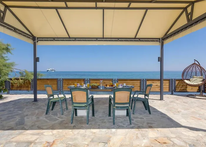 Venetico Beachfront & - 2 Bedroom Sea View Apartamento *