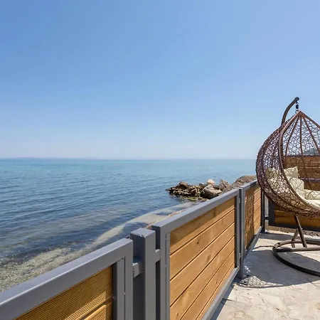 Apartment Venetico Beachfront & - 2 Bedroom Sea View *
