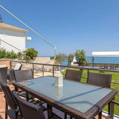 Venetico Beachfront & - 2 Bedroom Sea View *