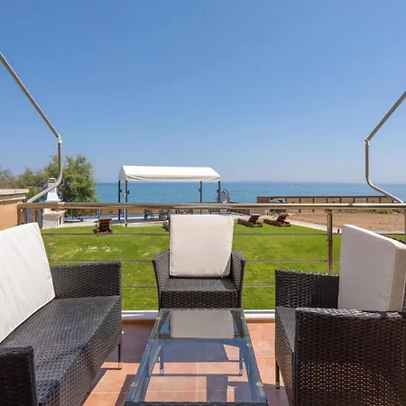Venetico Beachfront & - 2 Bedroom Sea View