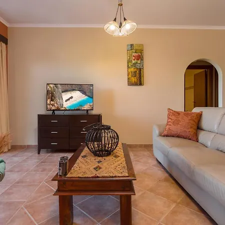 Venetico Beachfront & - 2 Bedroom Sea View Apartment Argassi