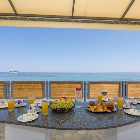 Venetico Beachfront & - 2 Bedroom Sea View Argassi