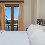아파트 Venetico Beachfront & - 2 Bedroom Sea View *