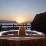 Venetico Beachfront & - 2 Bedroom Sea View 아르가시