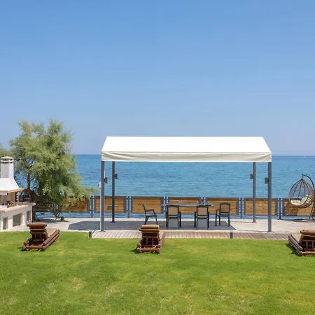 Venetico Beachfront & - 2 Bedroom Sea View 公寓