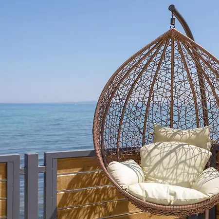 公寓 Venetico Beachfront & - 2 Bedroom Sea View 阿凯松