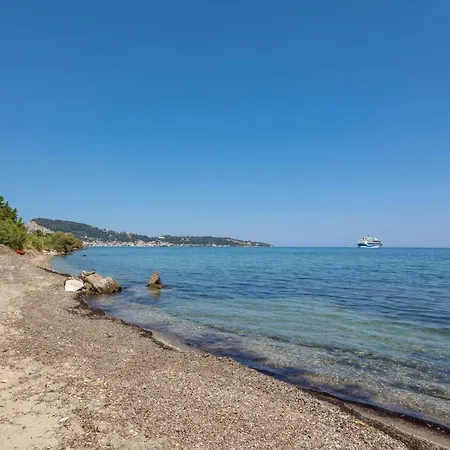 公寓 Venetico Beachfront & - 2 Bedroom Sea View 阿凯松